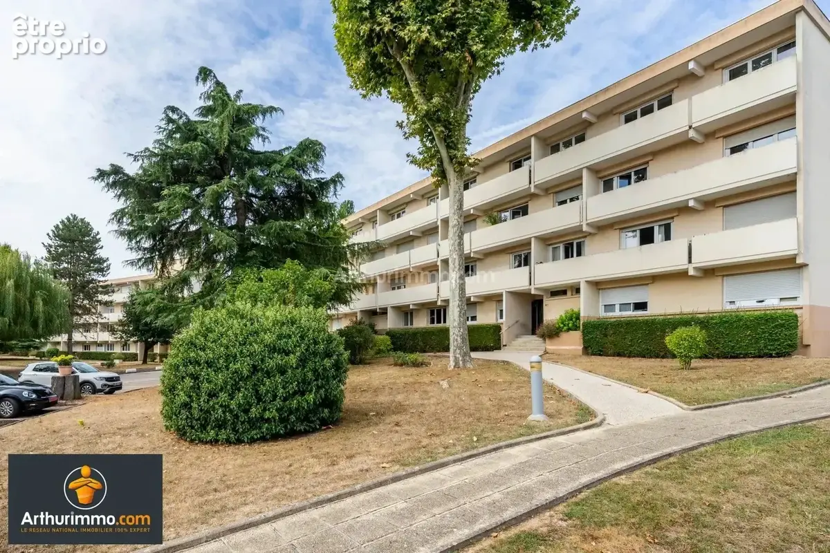 Appartement à SAINT-FARGEAU-PONTHIERRY