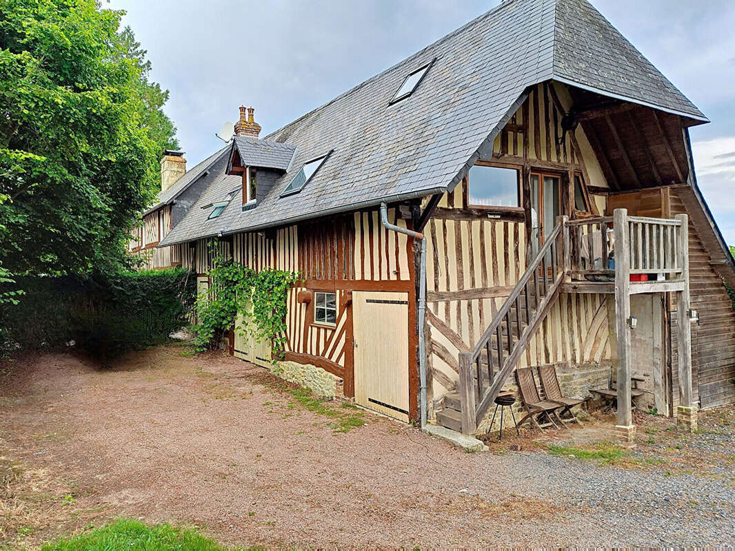 Maison à CRESSEVEUILLE