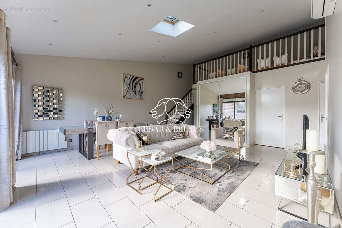 Appartement à DECINES-CHARPIEU