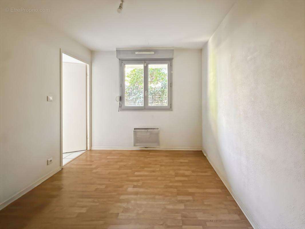Opportunité investisseur T2 de 34m² avec Jardin et parking - photo 5
