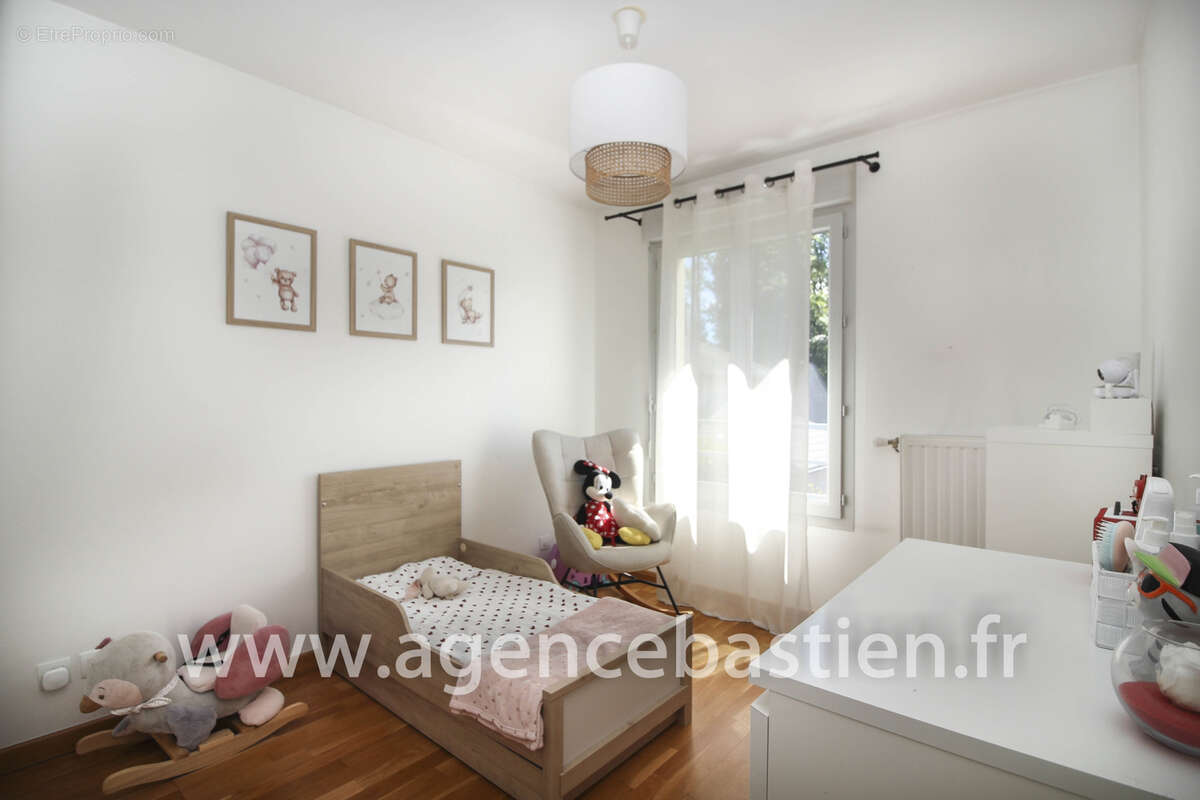 Appartement à CESSY