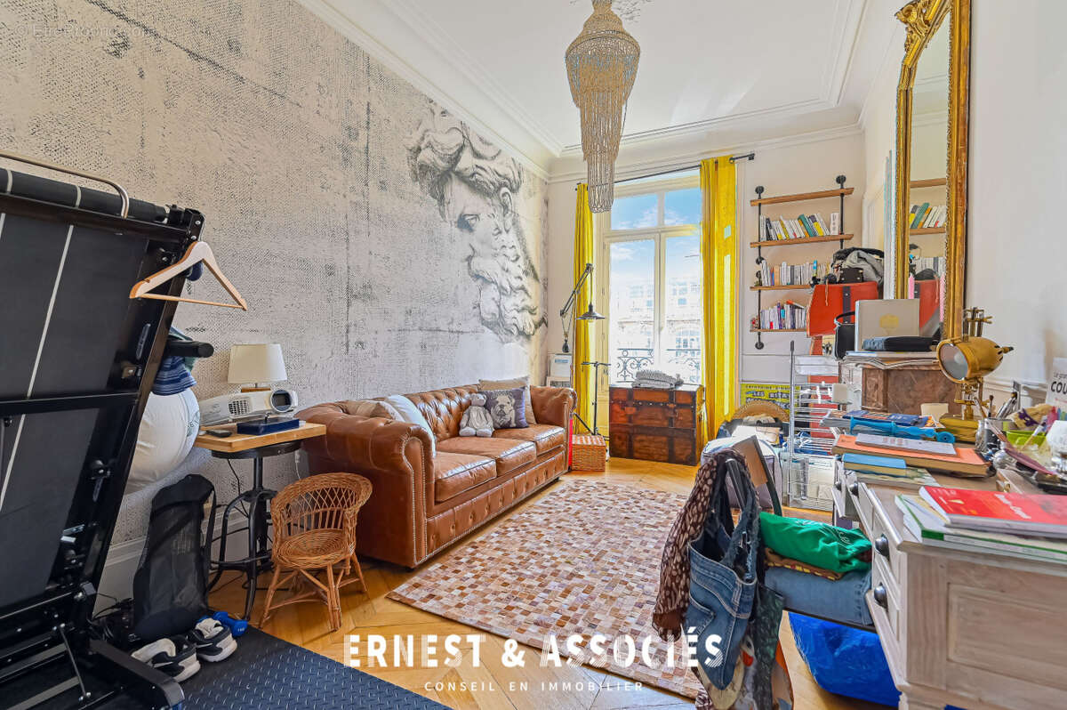 Appartement à PARIS-10E