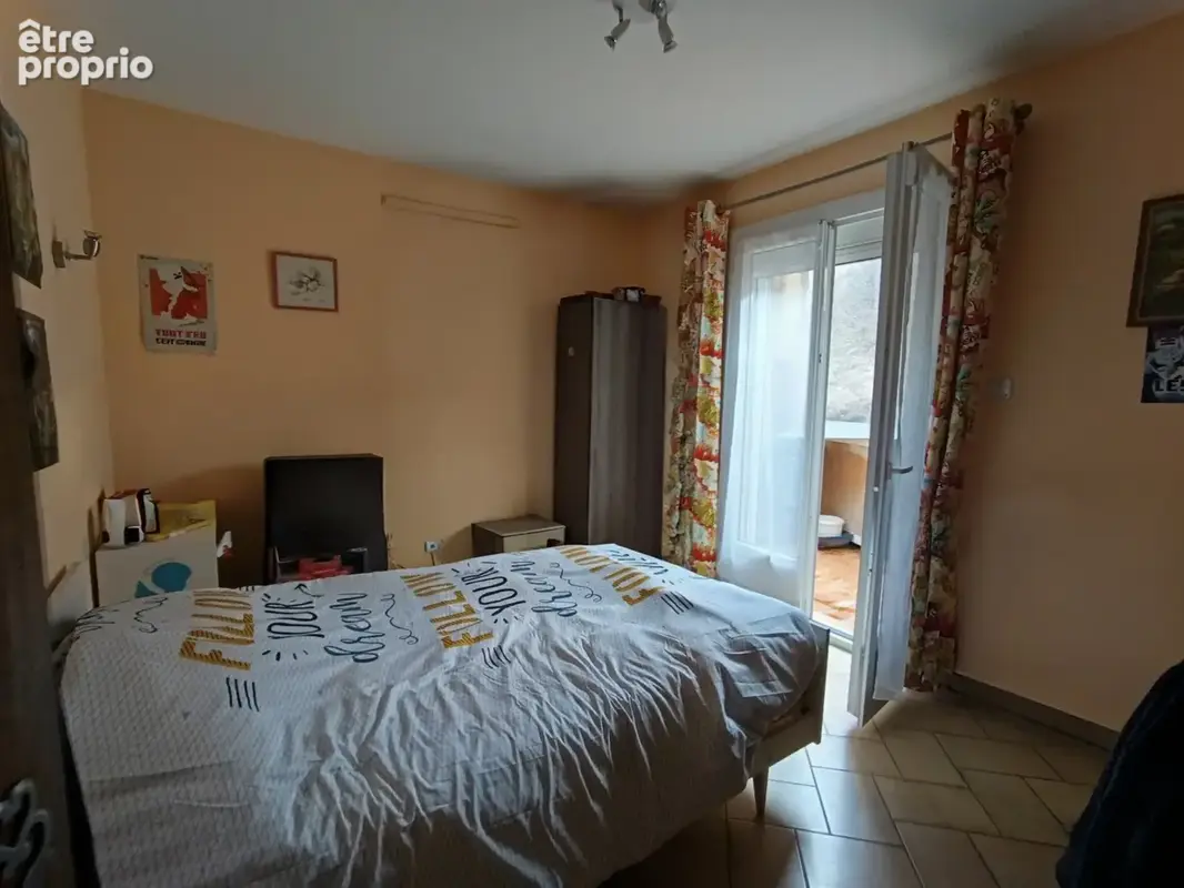Maison de village 2 faces et surface de vente - photo 7