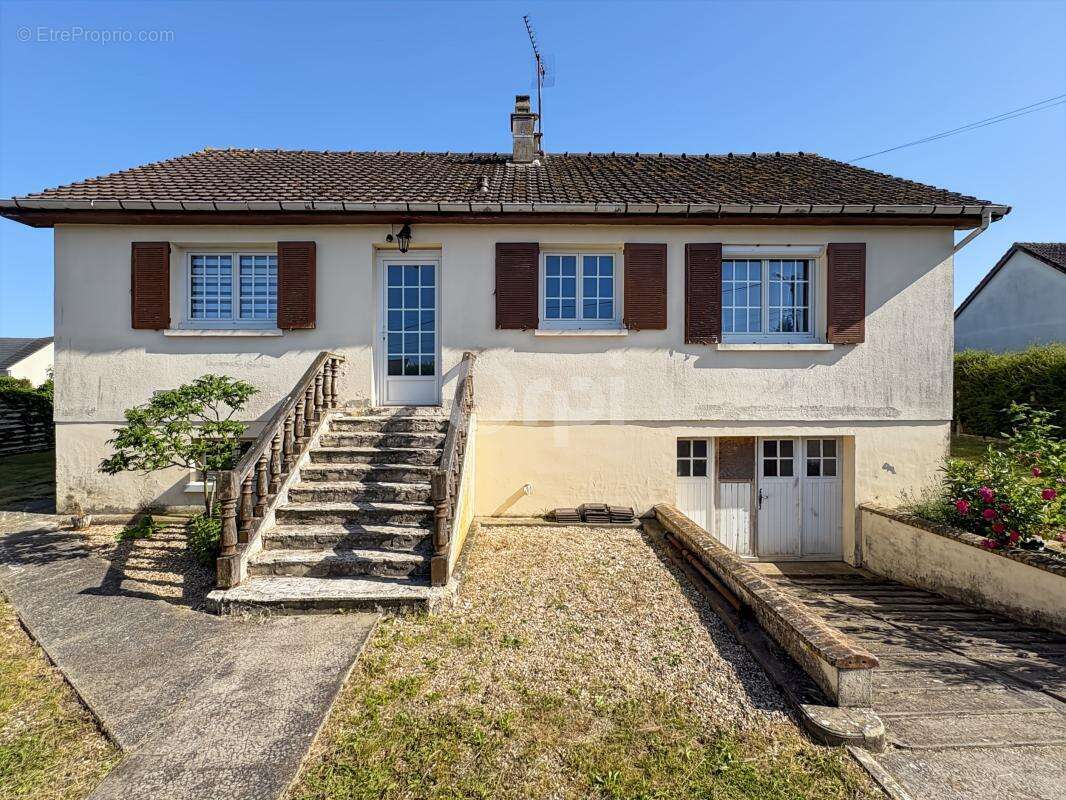 Maison à LE PLESSIS-GROHAN