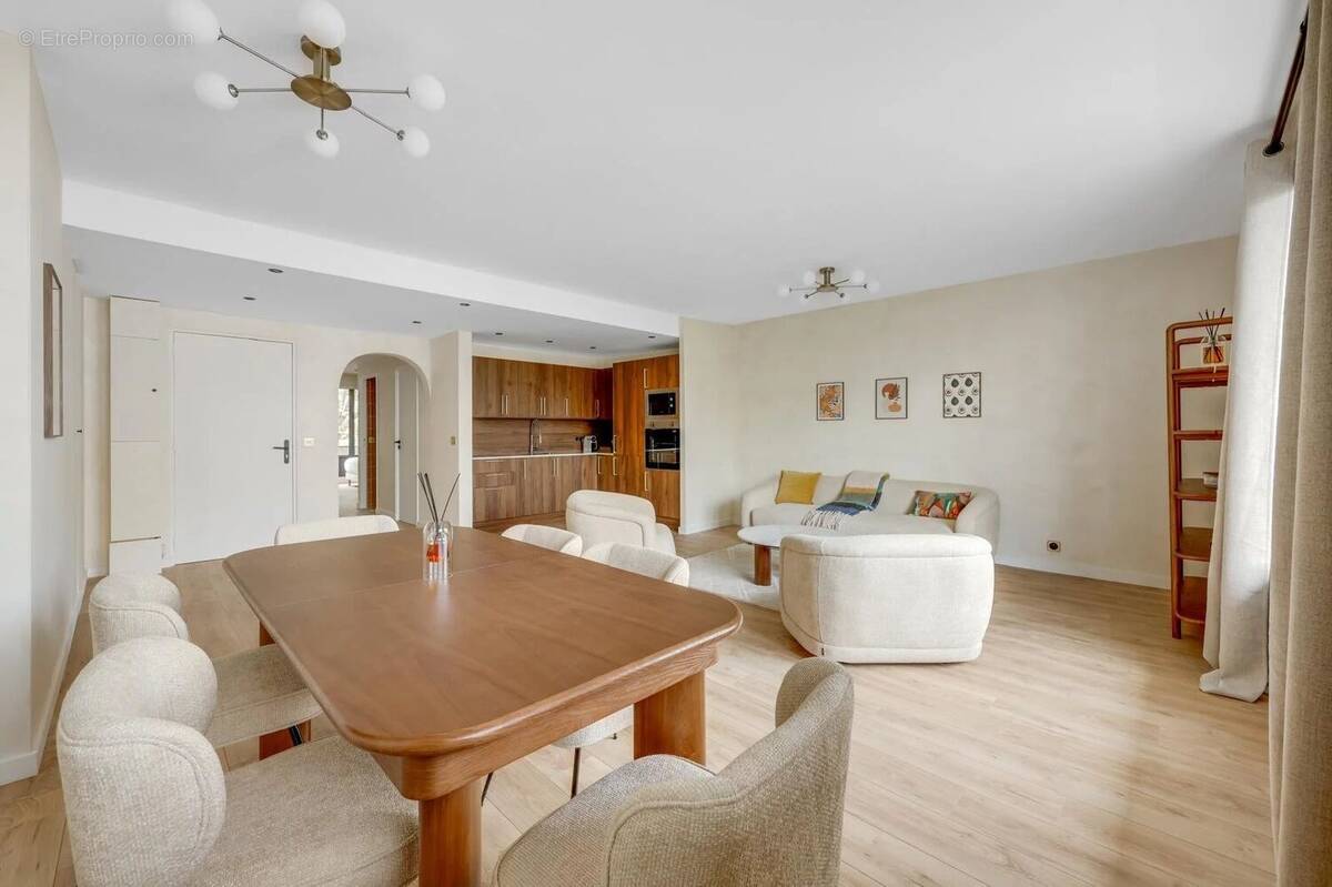 Appartement à NEUILLY-SUR-SEINE