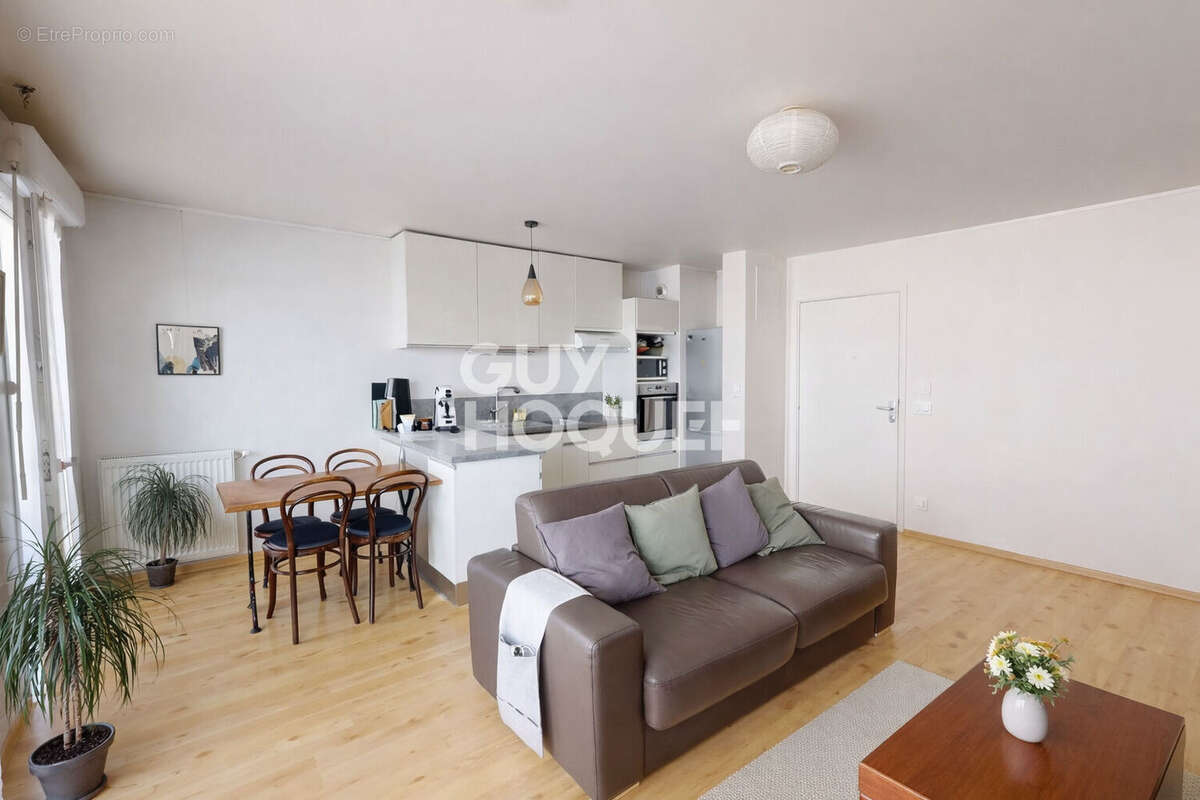 Appartement à AUBERVILLIERS