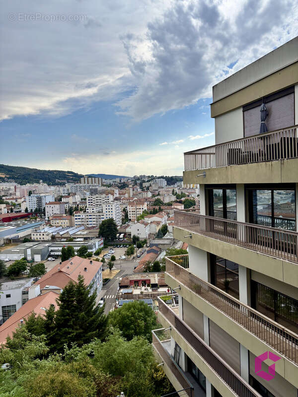 À vendre    Appartement entièrement rénové avec grand balcon/terrasse à Saint-Étienne (secteur vivaraize) - photo 11