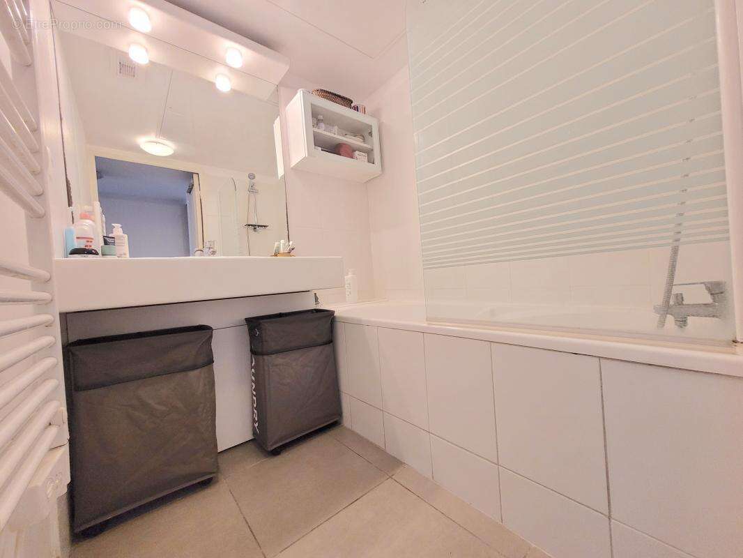 Appartement à MARSEILLE-8E