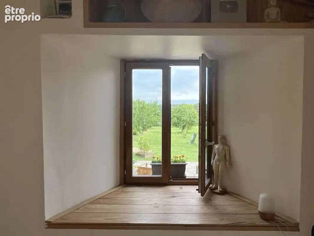 une partie d'un château, bien rénové. - photo 10
