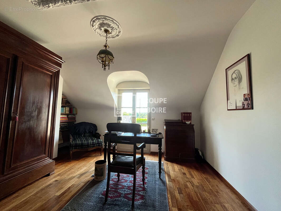 A vendre - agence giboire - demeure d'exception aux portes de rennes de plus de 227m² sur un parc arbore de 2355 m² - photo 10