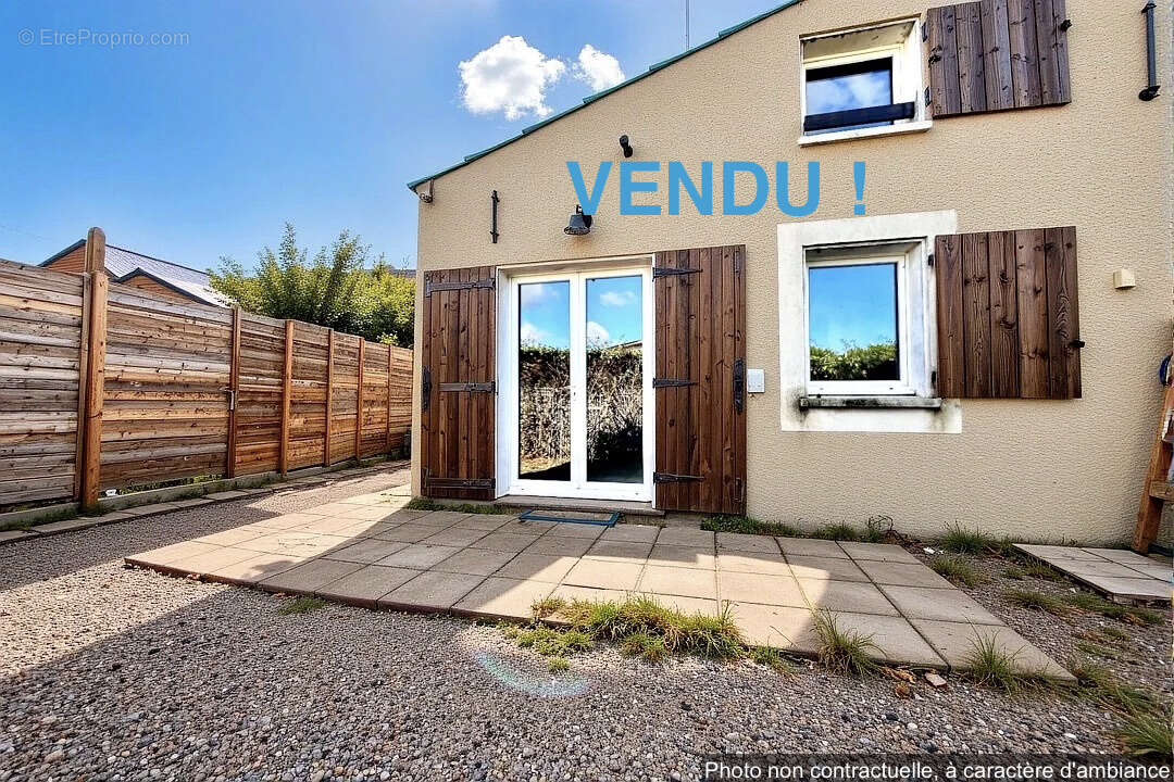 Maison à VIC-LA-GARDIOLE