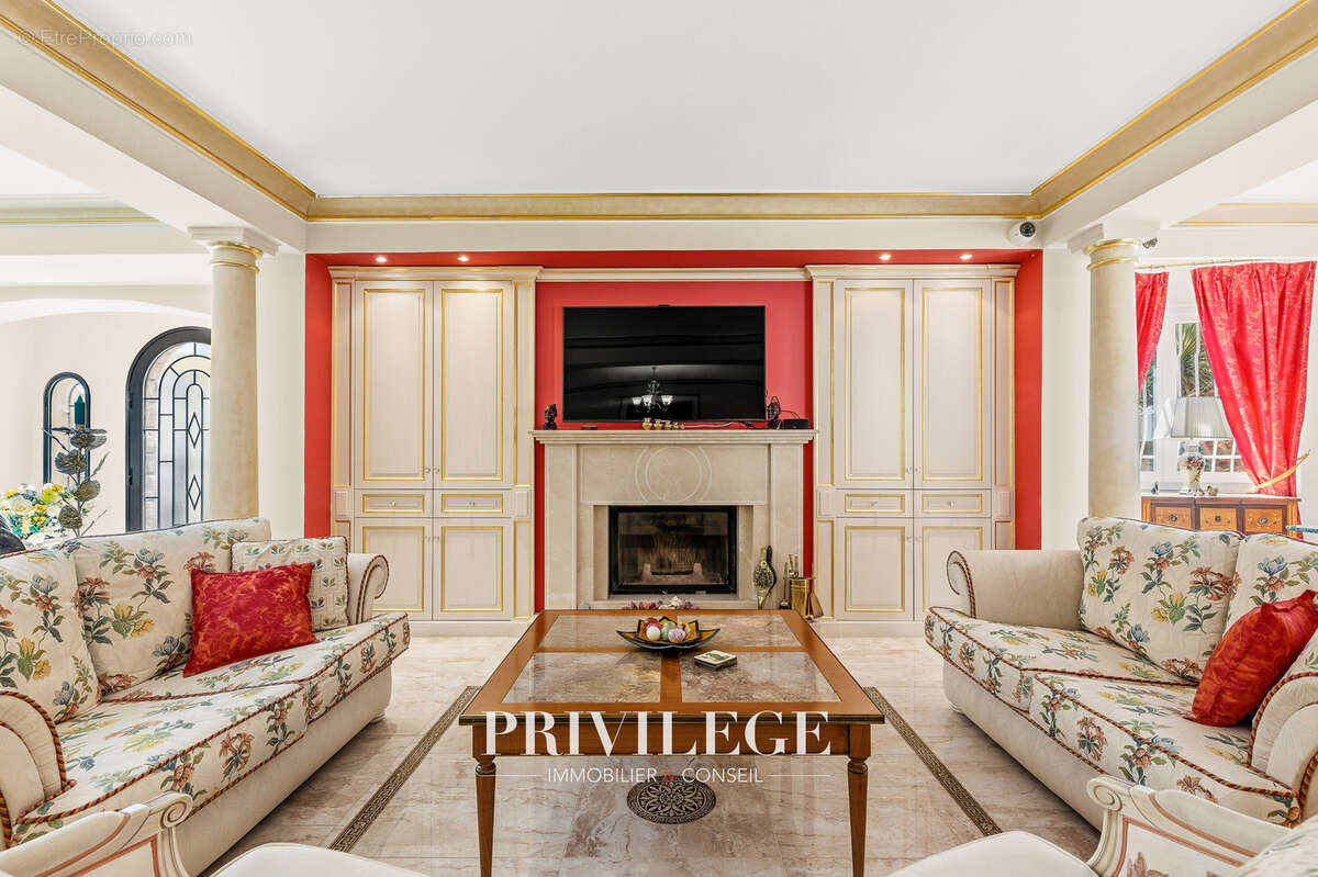 Maison à MOUGINS