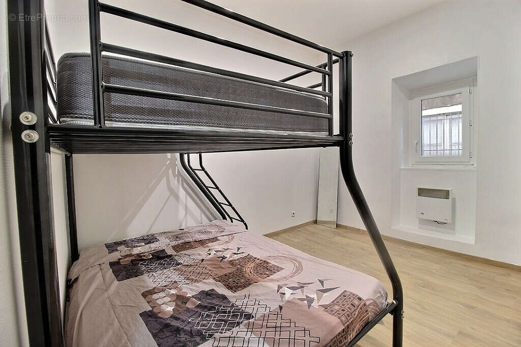 Appartement à MARSEILLE-1E