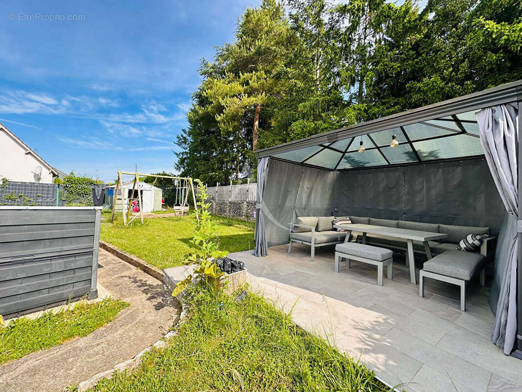 Maison à SAINT-SULPICE-DE-POMMERAY