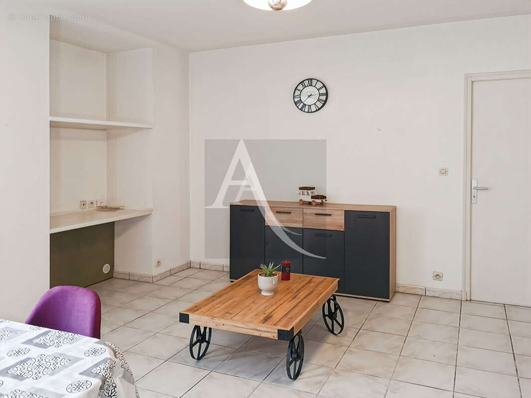 Maison à MONTAIGU-DE-QUERCY