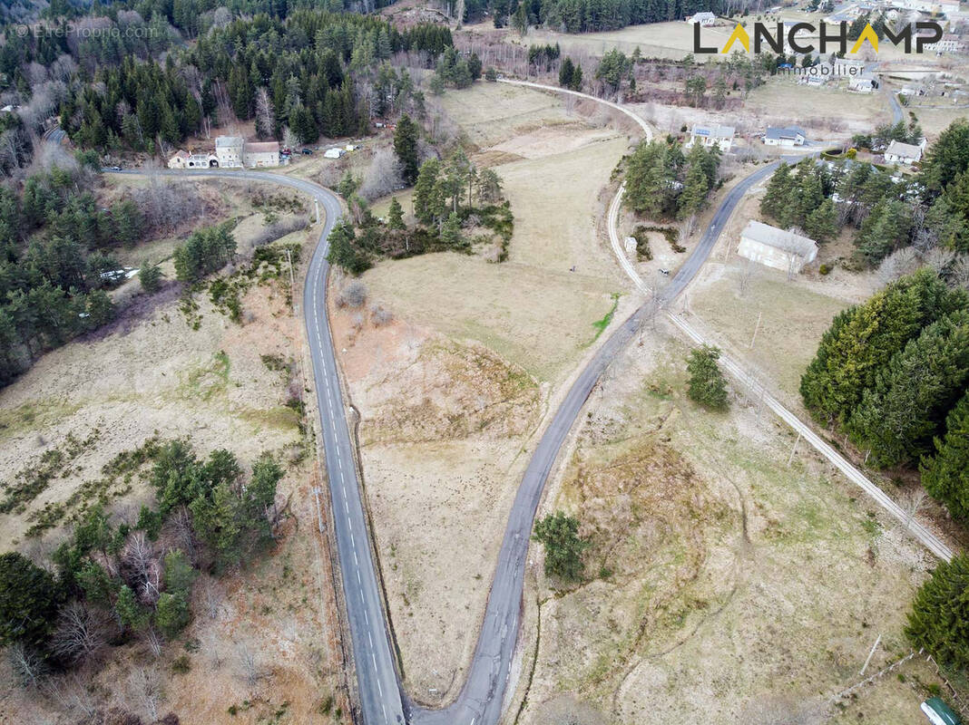 Terrain à LE CHAMBON-SUR-LIGNON