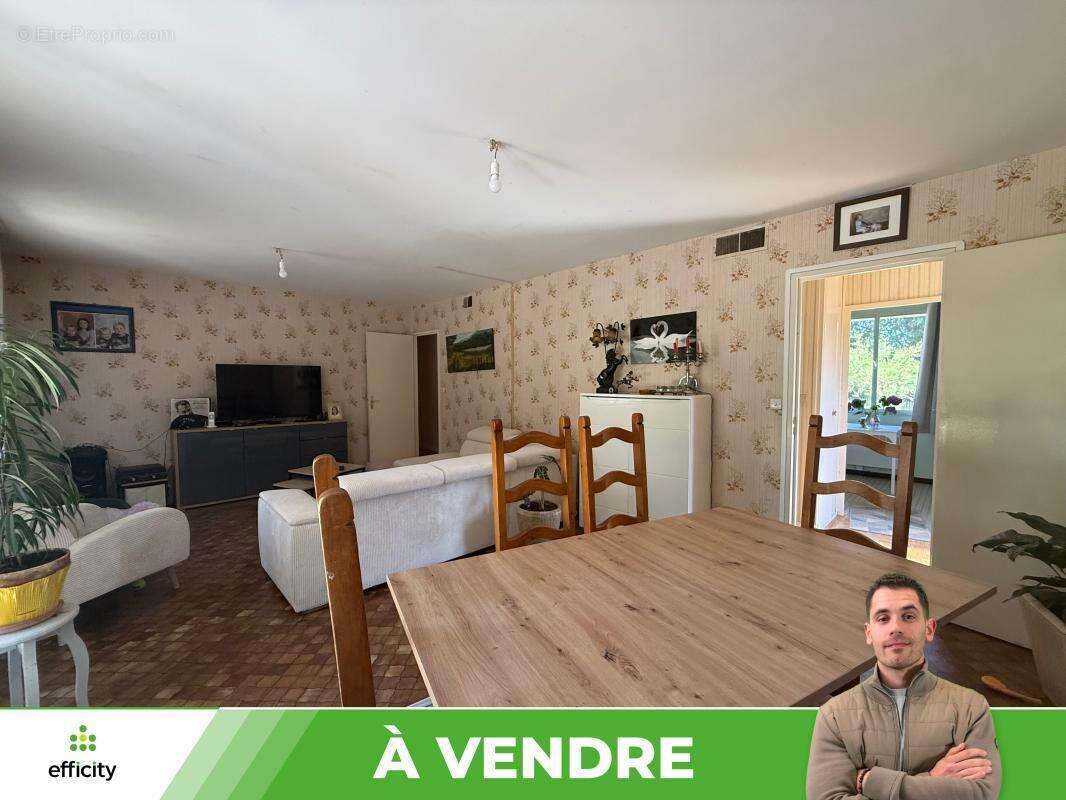 Maison à SAINT-PIERRE-D'EXIDEUIL