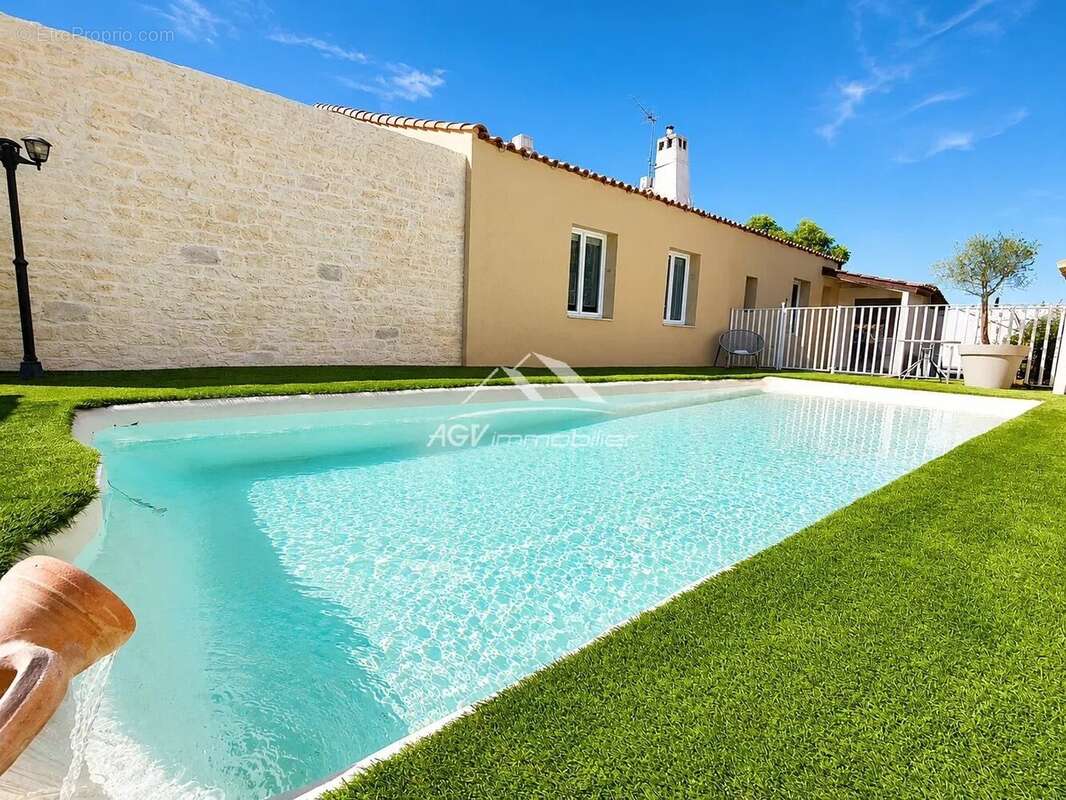 Saint Julien Les Rosiers, villa 4 chambres + piscine - photo 3