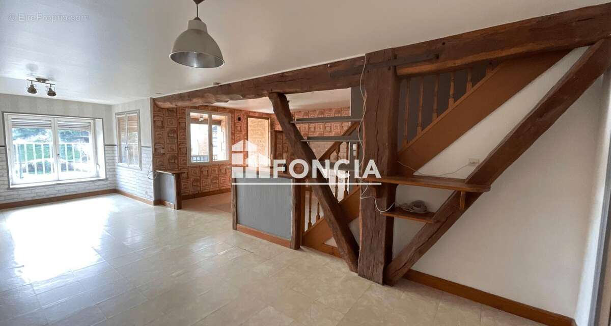 Maison à DOM-LE-MESNIL