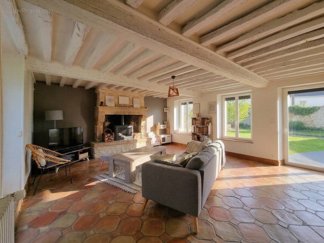 Maison à ARGENCES