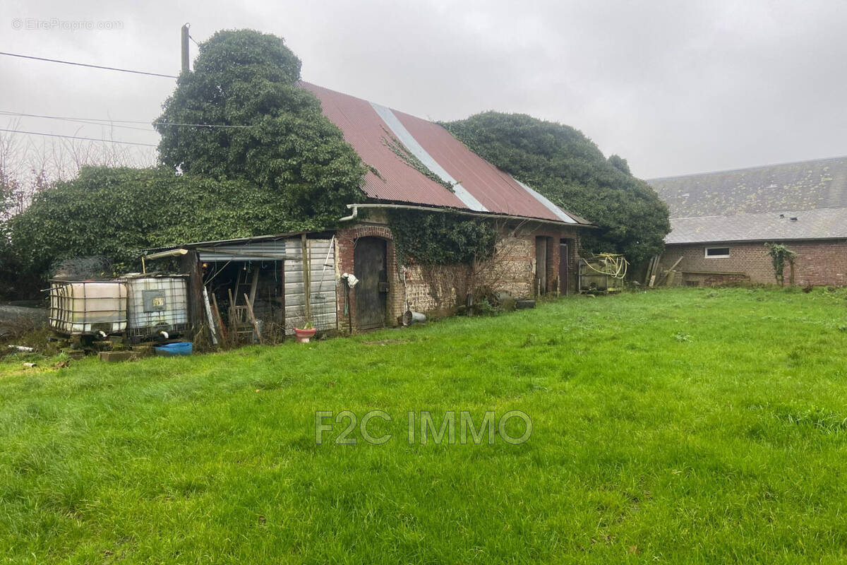 Terrain à ANGERVILLE-LA-MARTEL