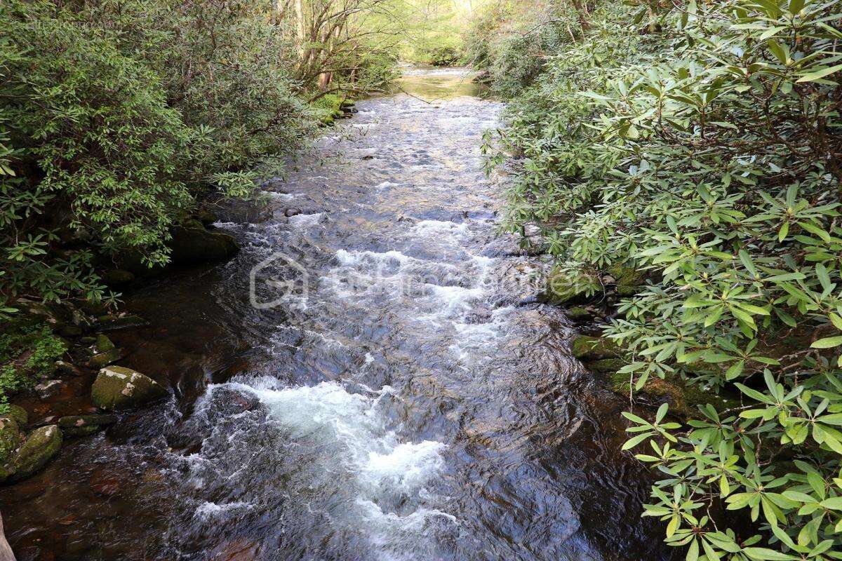 Terrain à SAINT-PONS-DE-THOMIERES