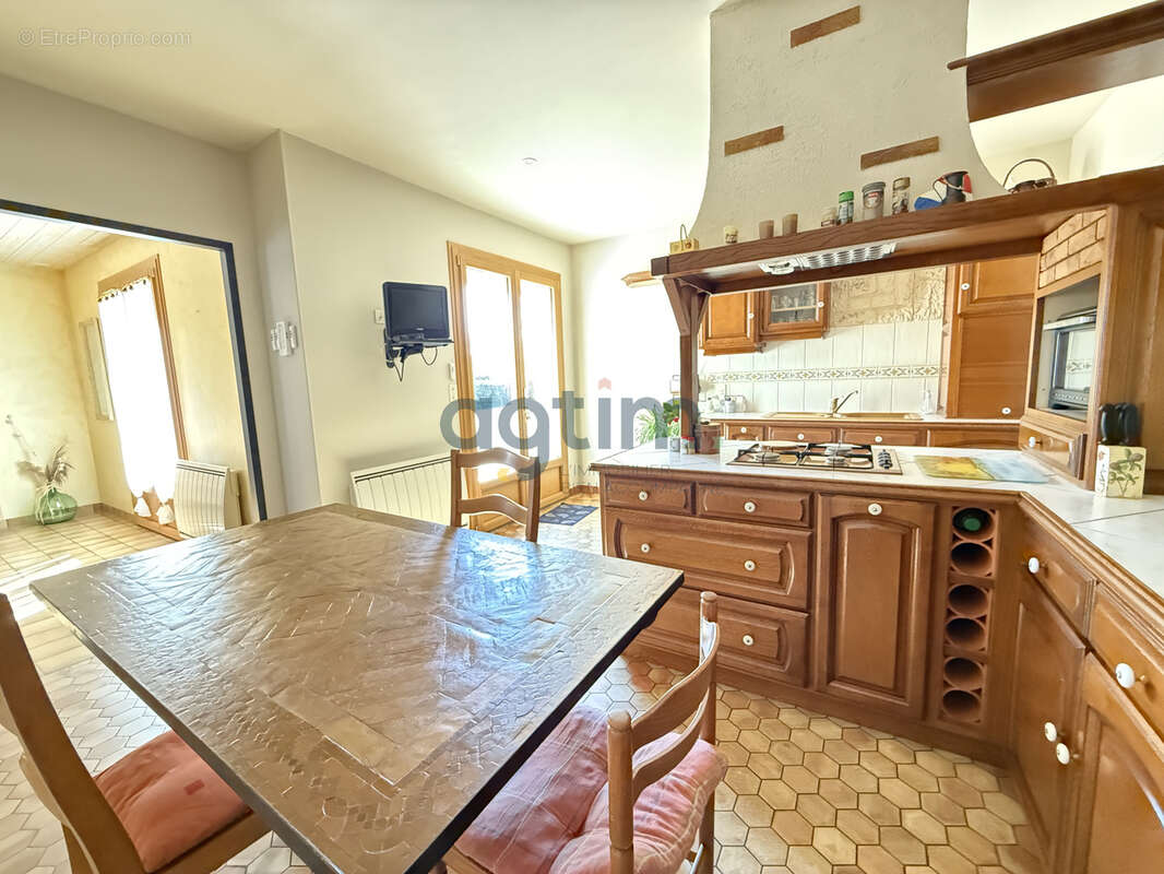 Maison à MONTAIGU