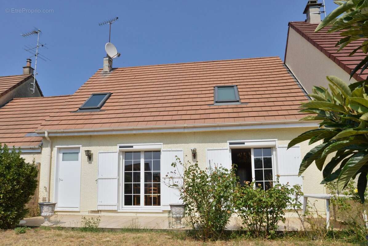 Maison 91 m² à Crosne  - photo 2