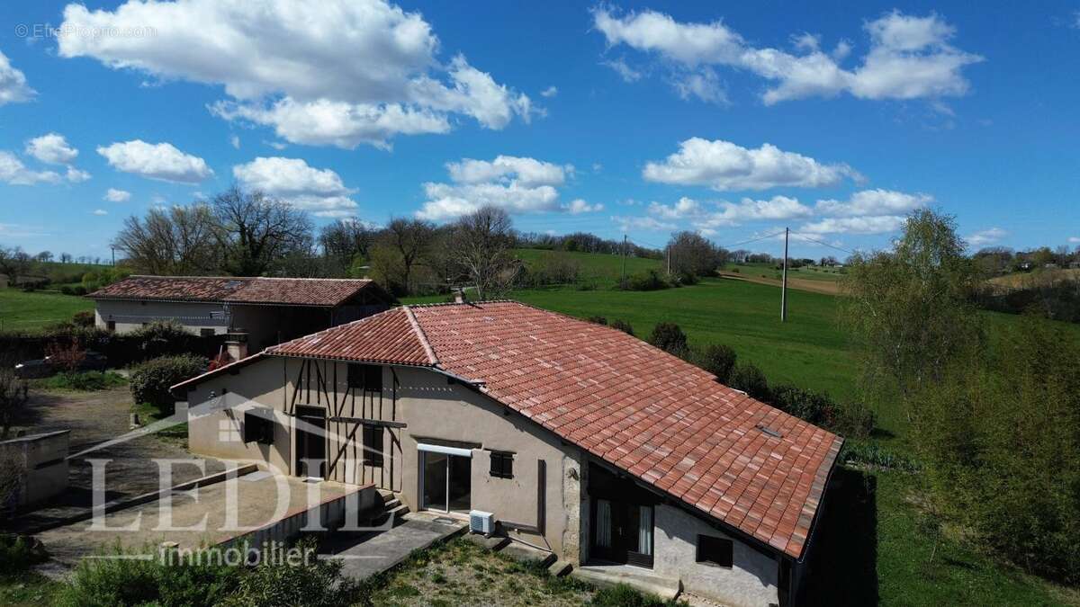 Maison à MAUVEZIN