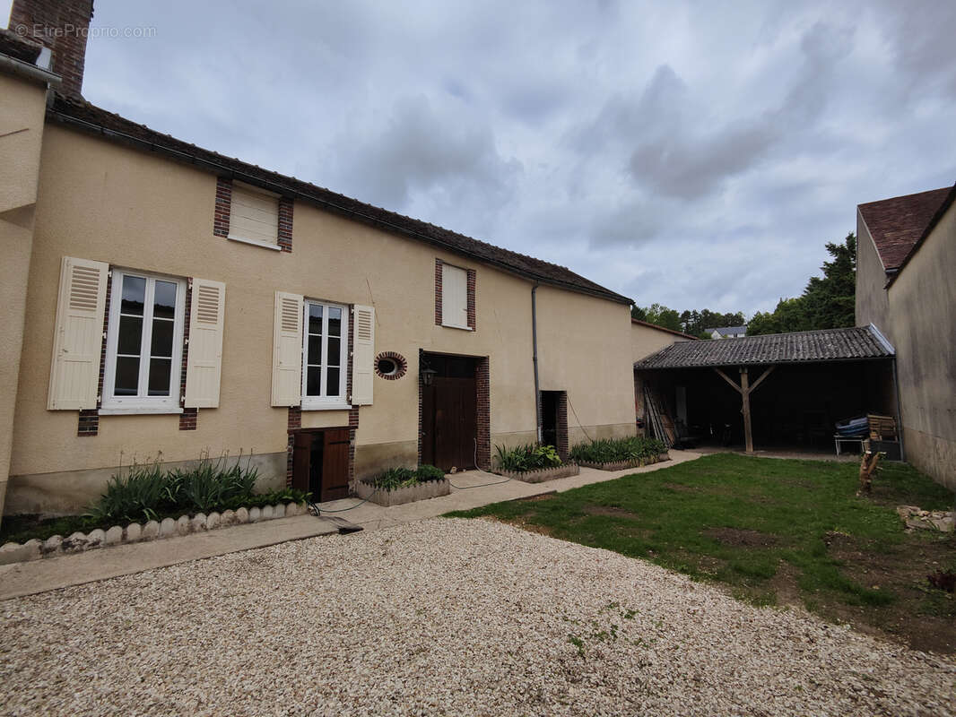 Maison à BUSSY-EN-OTHE