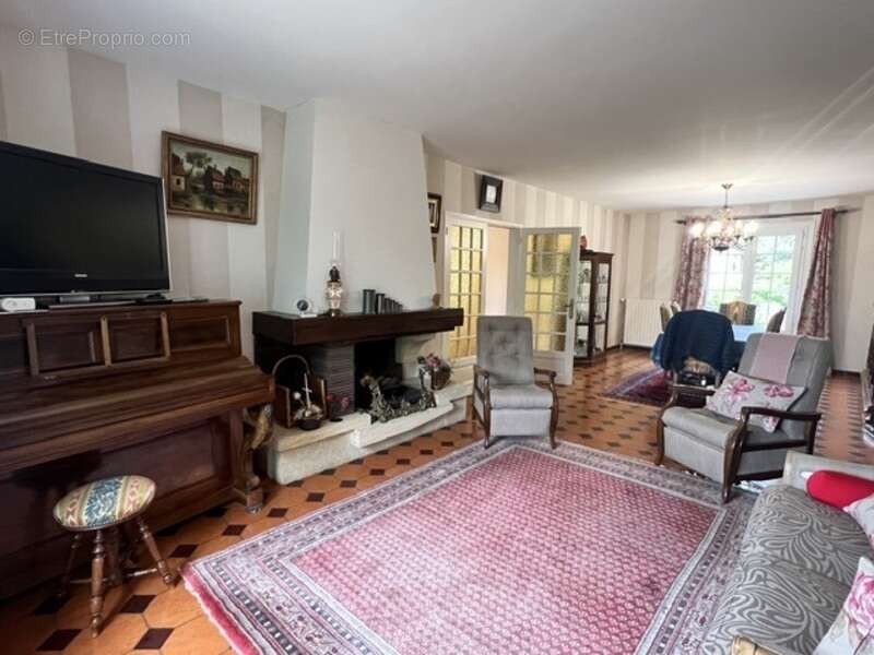 Maison 153m² - 5 chambres -sous sol - Jardin - Châtellerault - photo 12