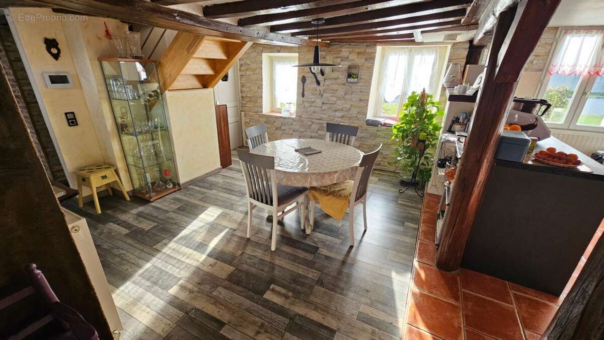 Maison à HOUDAN