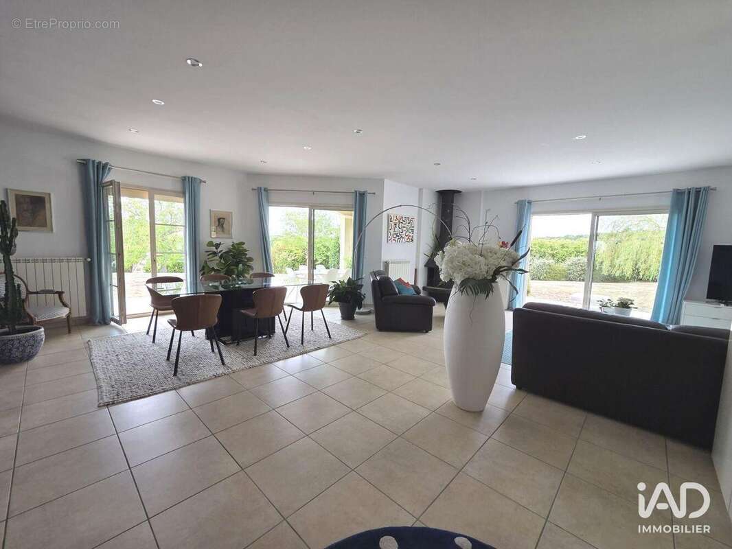 Maison 205 m² à Monestier  - photo 3