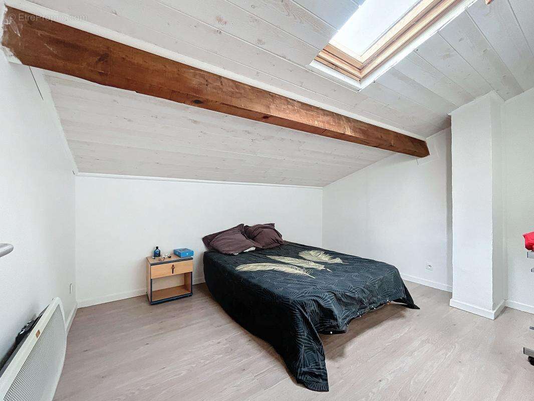 Maison à SAINT-JEAN-DE-MUZOLS