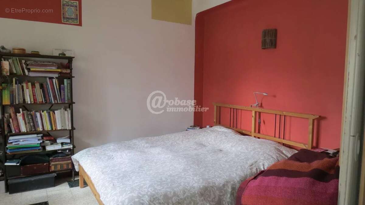 Appartement à MARSEILLE-5E