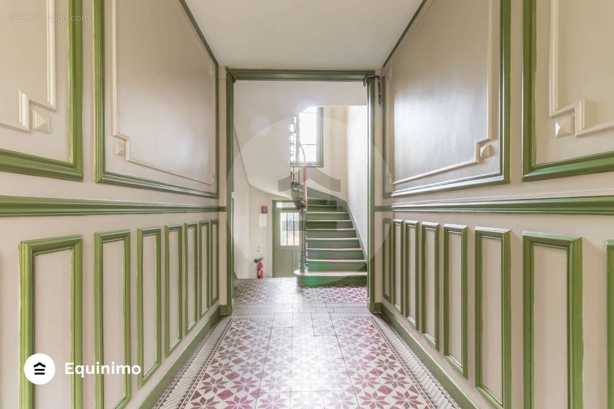 Appartement duplex situé au dernier étage de 3 pièces 2 chambres de 48,25m2 au sol. - photo 2