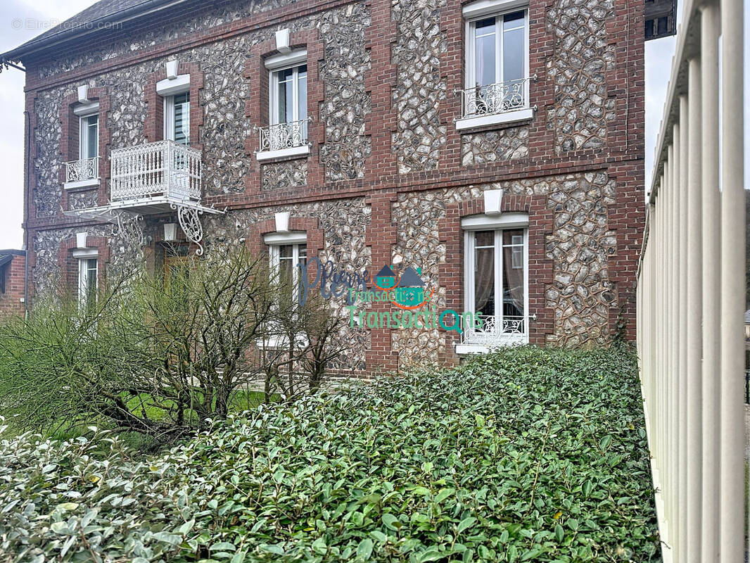 Maison à LILLEBONNE