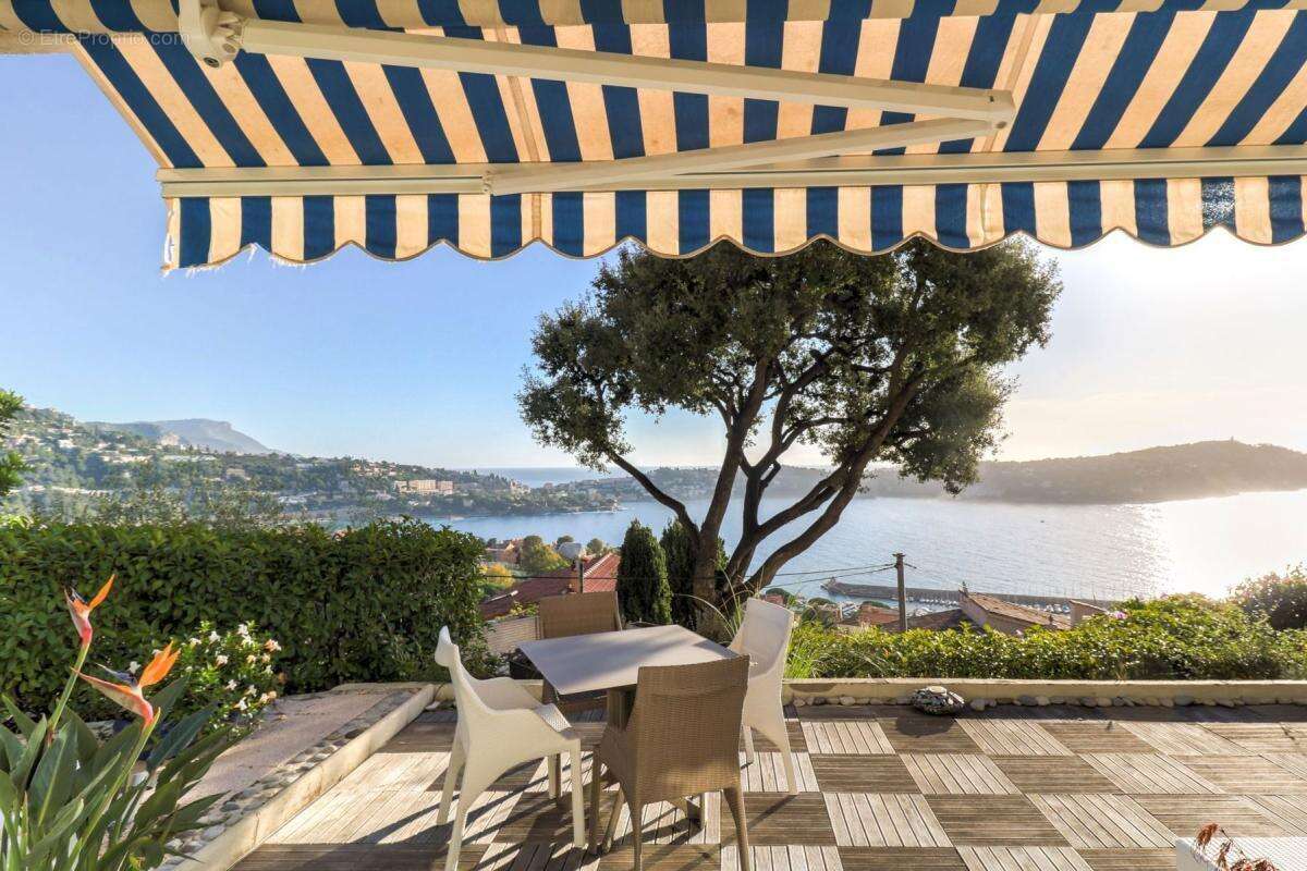 Appartement à VILLEFRANCHE-SUR-MER