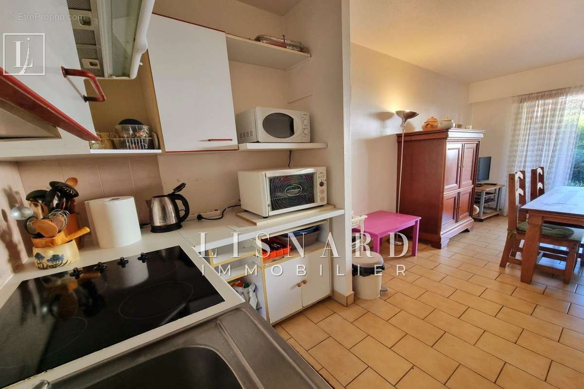 Appartement à VALLAURIS