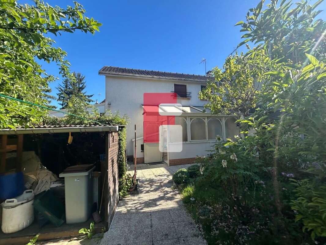 Maison à SAINT-JULIEN-LES-VILLAS