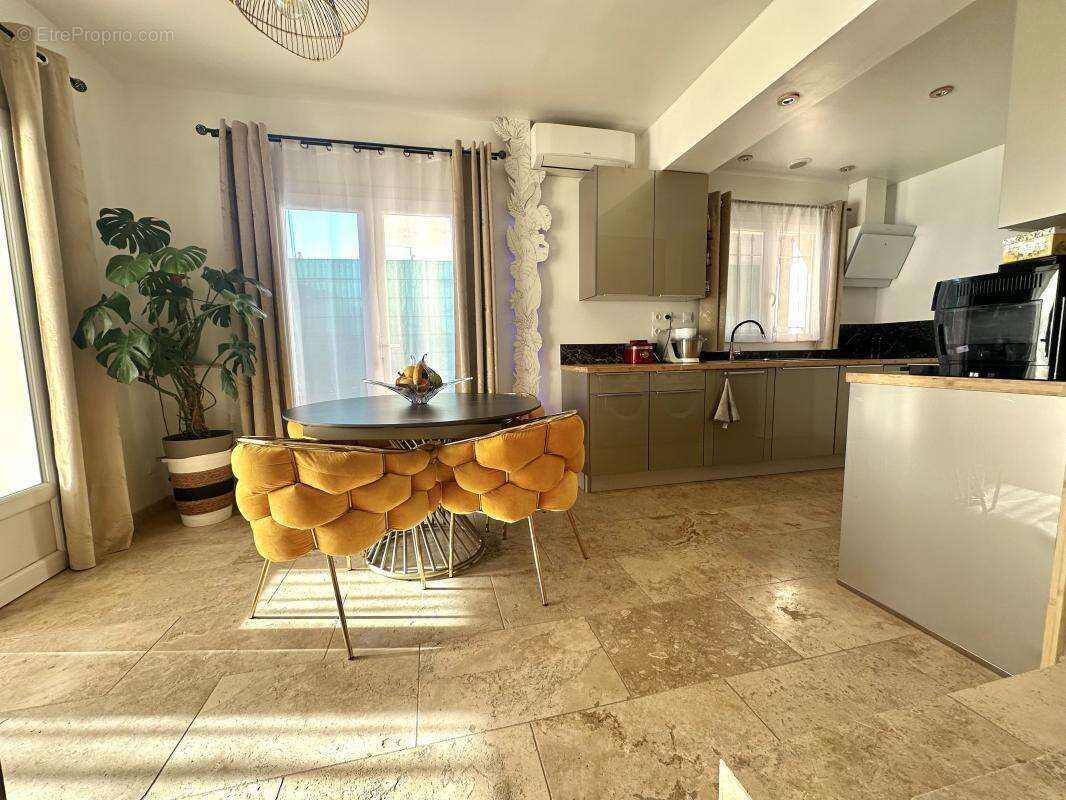 Maison 59 m² à Grasse  - photo 4