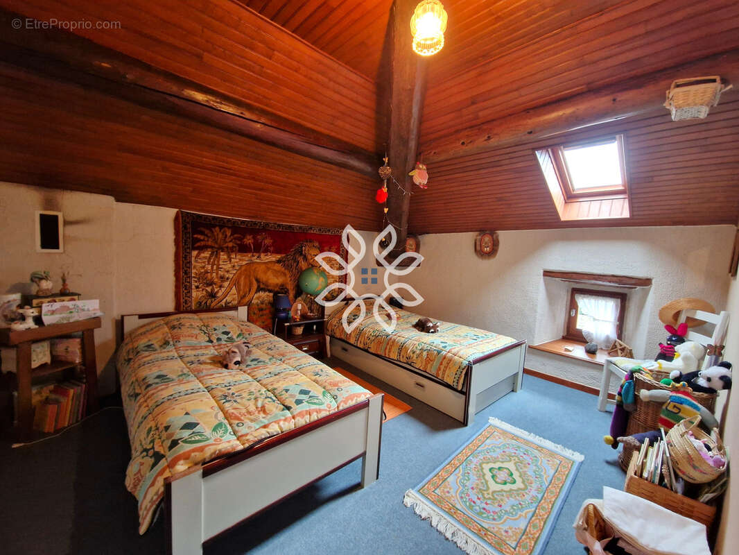 Maison à MASSIAC