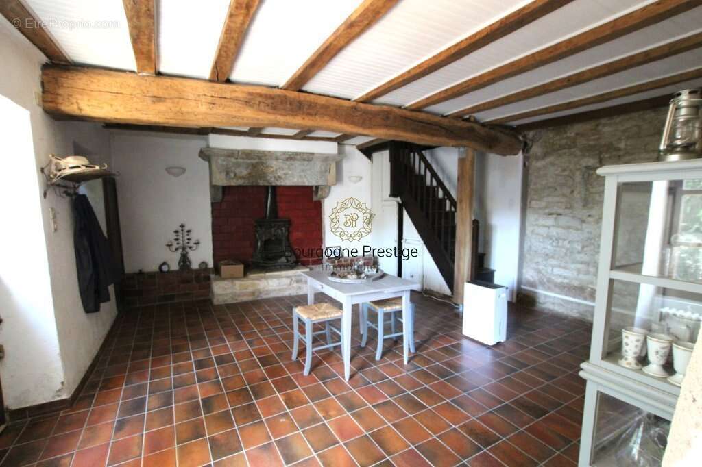 Maison de caractere 231 m² avec piscine, dependances et plus d'un hectare de terrain a tournus - photo 8