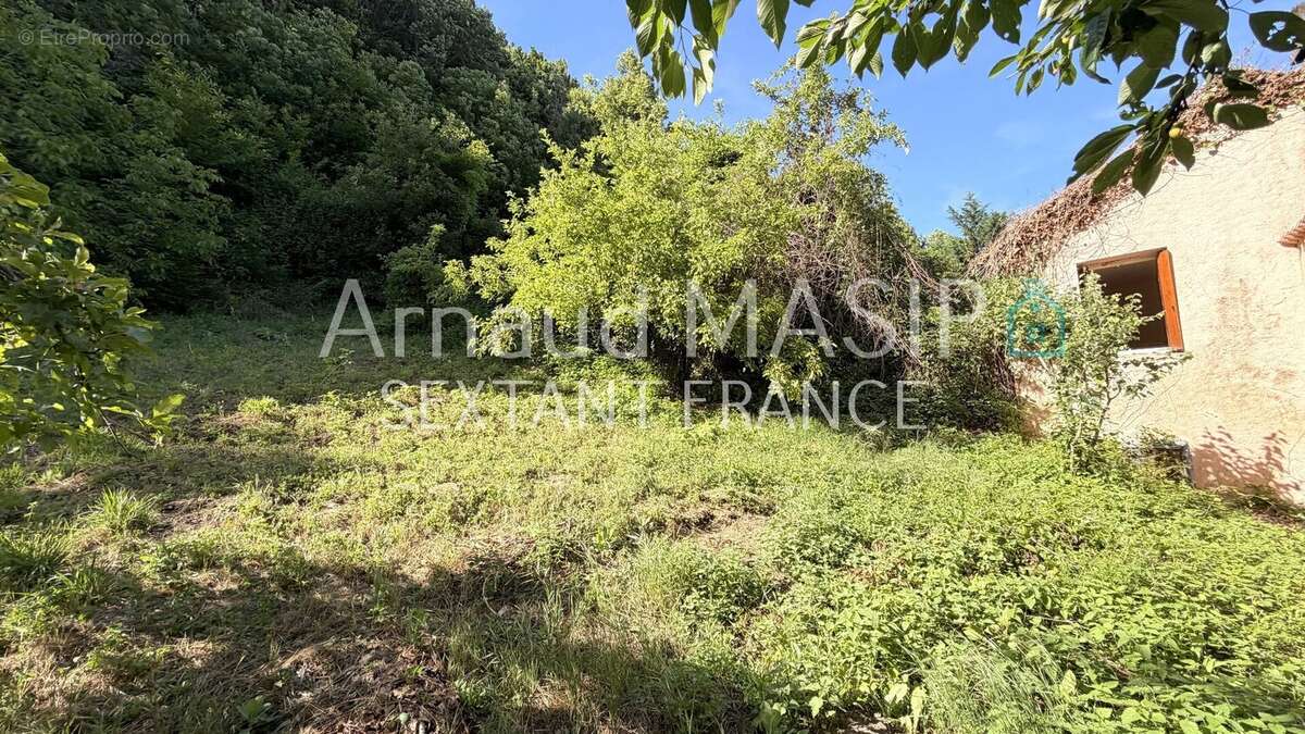 Maison de hameau 4f a renover, 3-ch, jardin, terrasse, grange attenante - photo 12