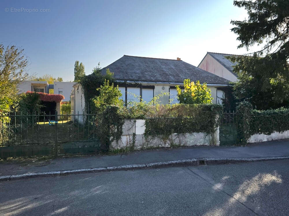 Maison à SAINTE-LUCE-SUR-LOIRE