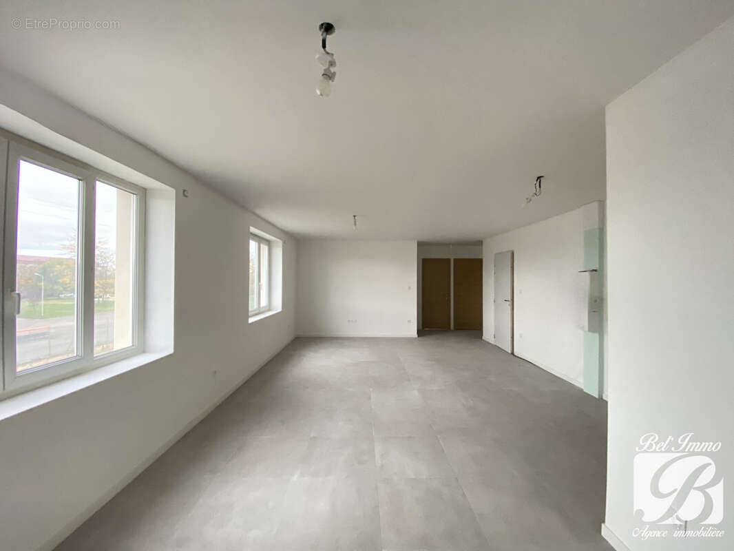 Appartement à BALAN