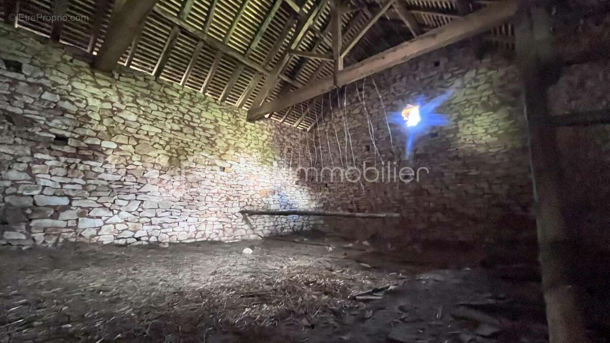 Grange en pierre a magnifier, 150m² au sol - photo 7