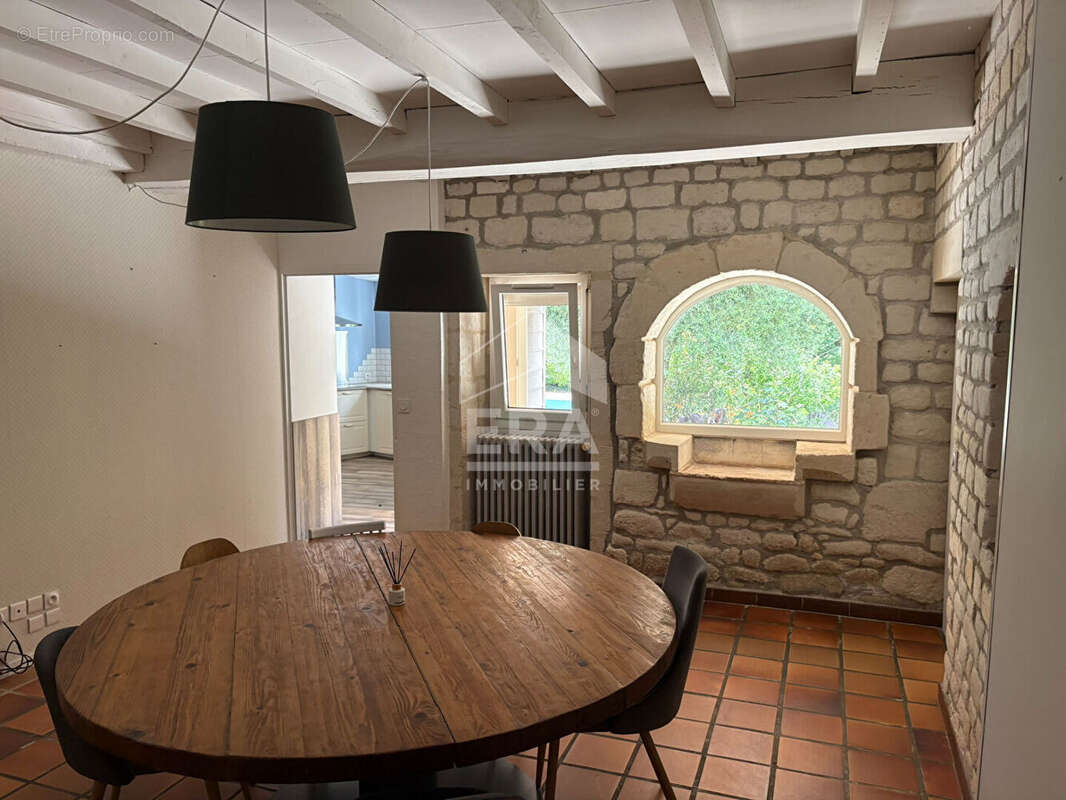 Maison à SAINTES