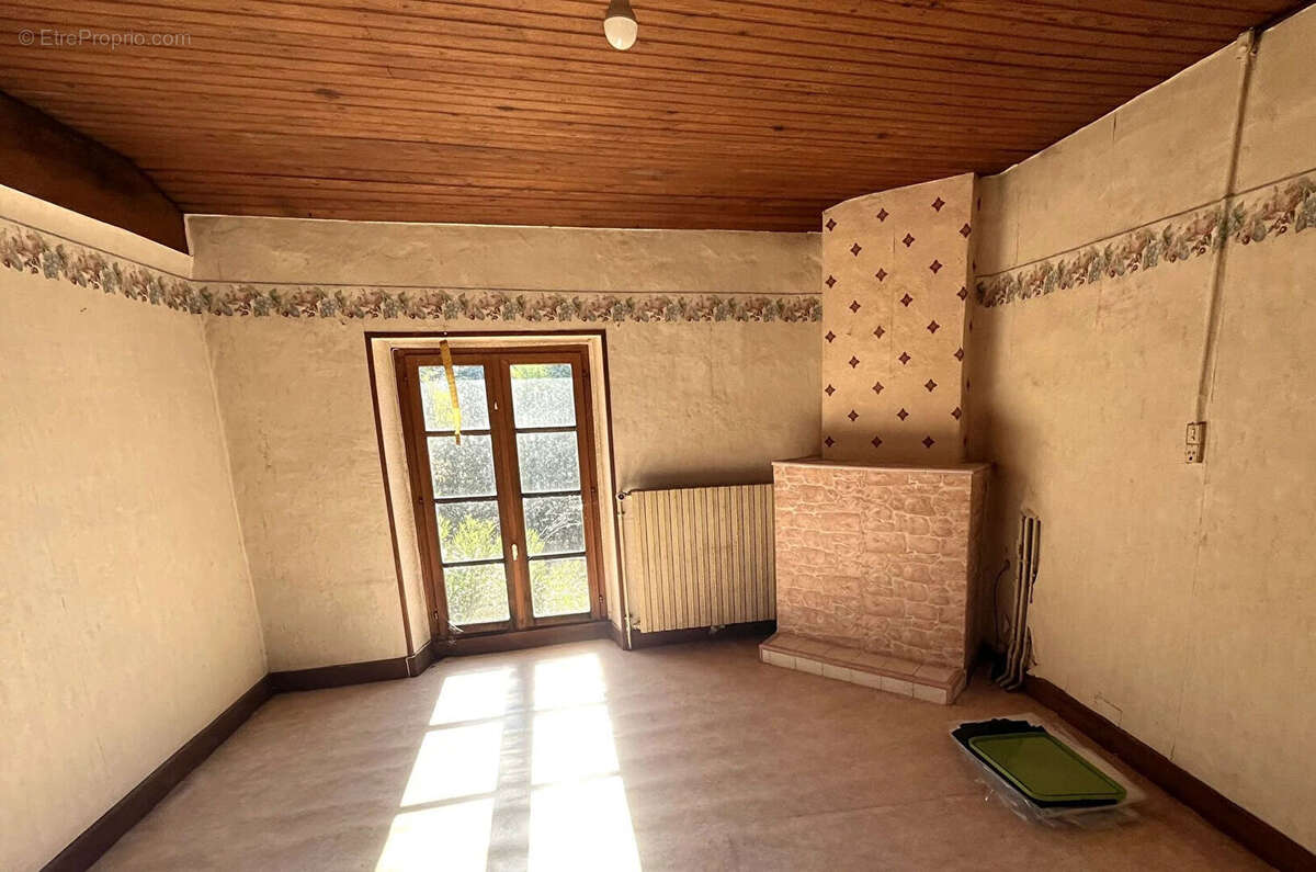 Maison à BLANZAC-PORCHERESSE