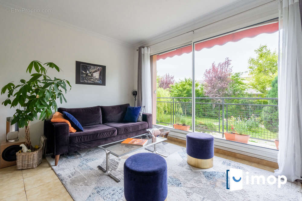 Appartement à LES LILAS